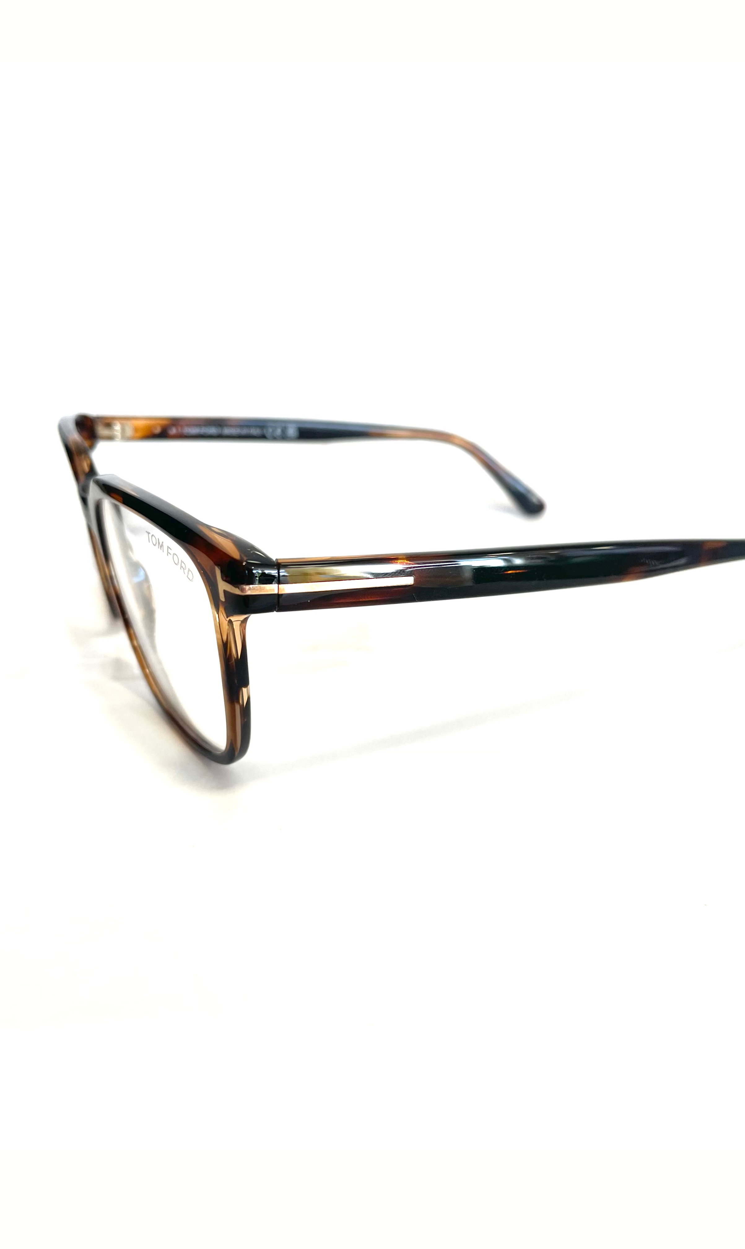 Lunettes écaillées
